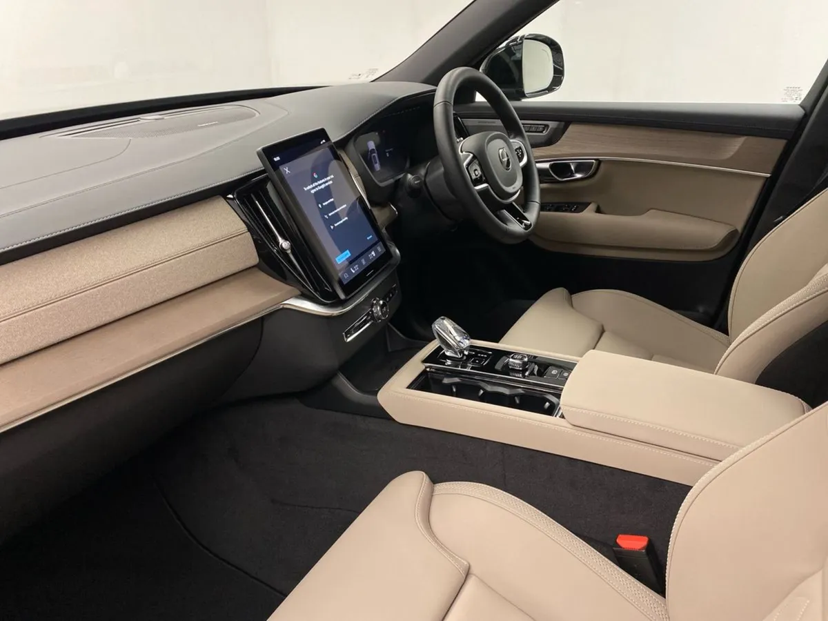 Volvo XC90 T8 Phev AWD Core - Image 3
