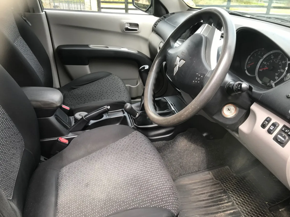Mitsubishi L200 Trojan - Image 3