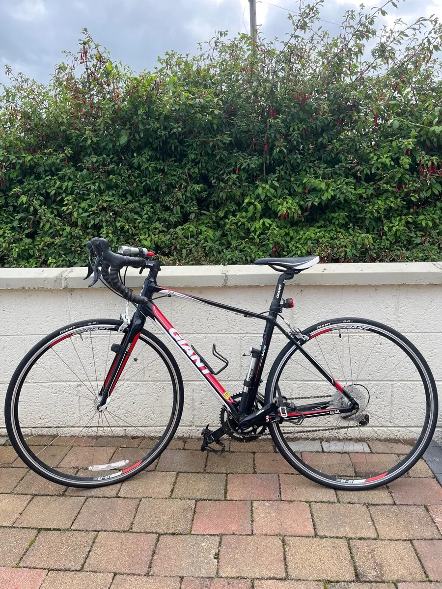 GIANT Avail Road Bike - Image 1
