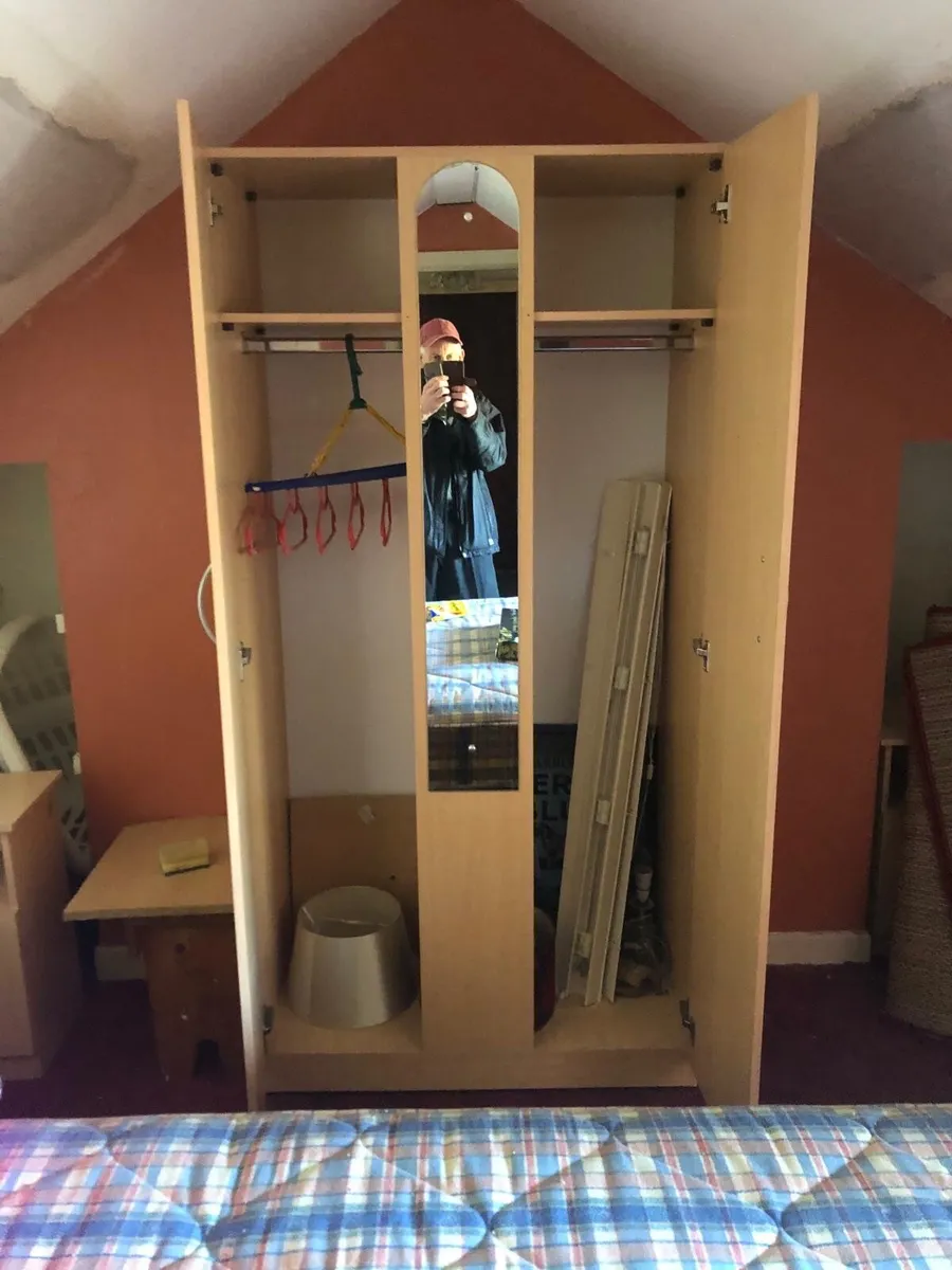 Wardrobe and Single Bed - Image 2