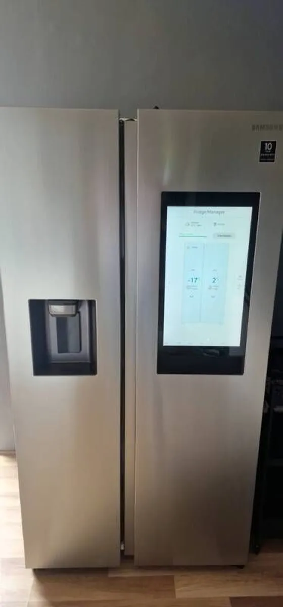 Samsung Side by Side Fridge Freezer with Family Hub - Image 2
