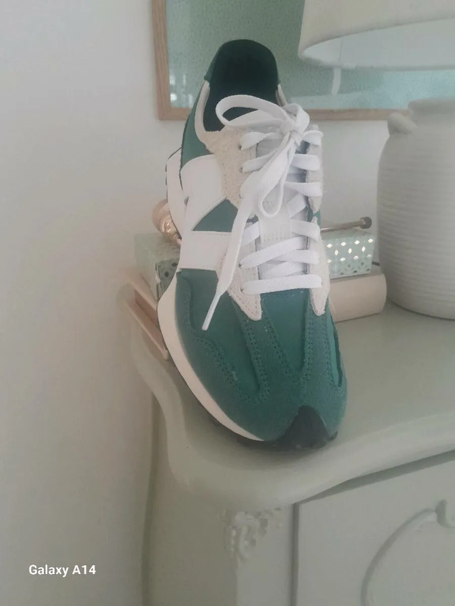 Runners - Image 1