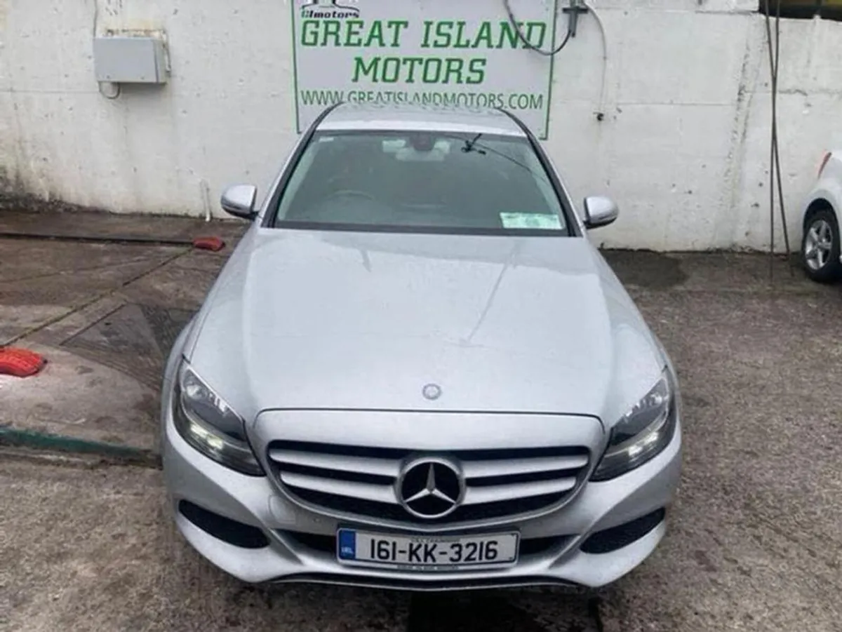 Mercedes-Benz C-Class 2.0 Exclusive Saloon Petrol - Image 4