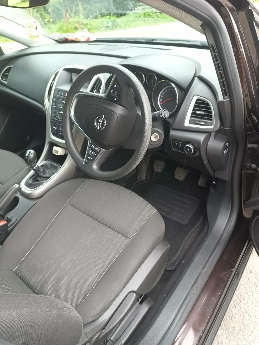 Opel Astra 2012  1.4 Petrol - Image 2
