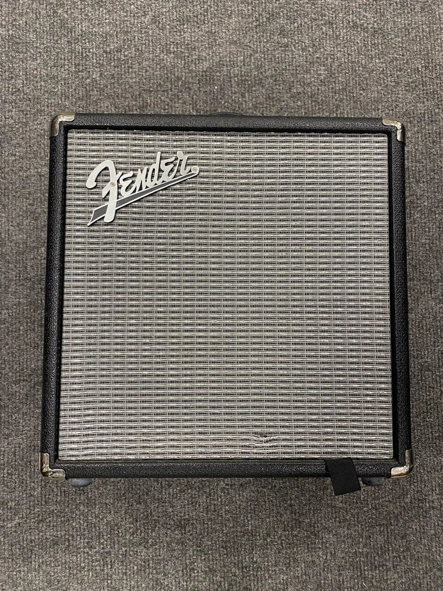 Fender Rumble 15 Bass Amplifier - Image 2