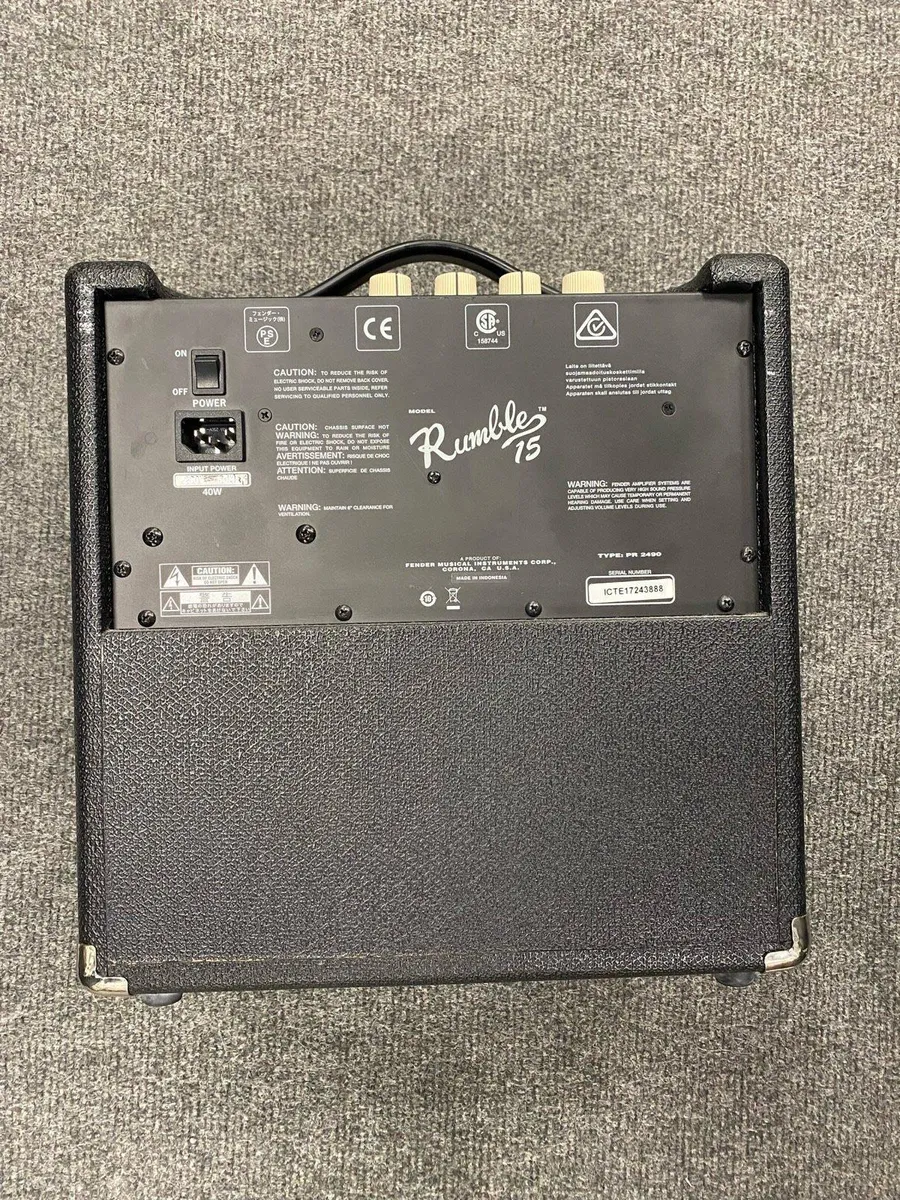 Fender Rumble 15 Bass Amplifier - Image 4
