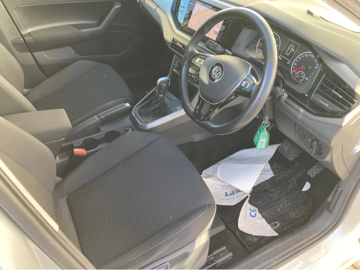 Volkswagen Polo 1.0 PETROL COMFORTLINE  AUTOMATIC - Image 2