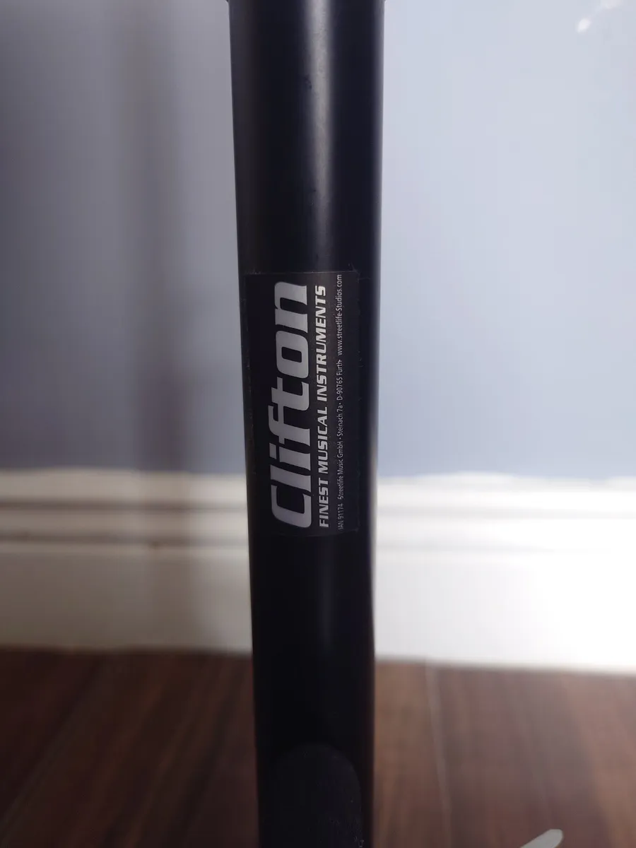 Clifton Tripod Guitar Stand - Image 3