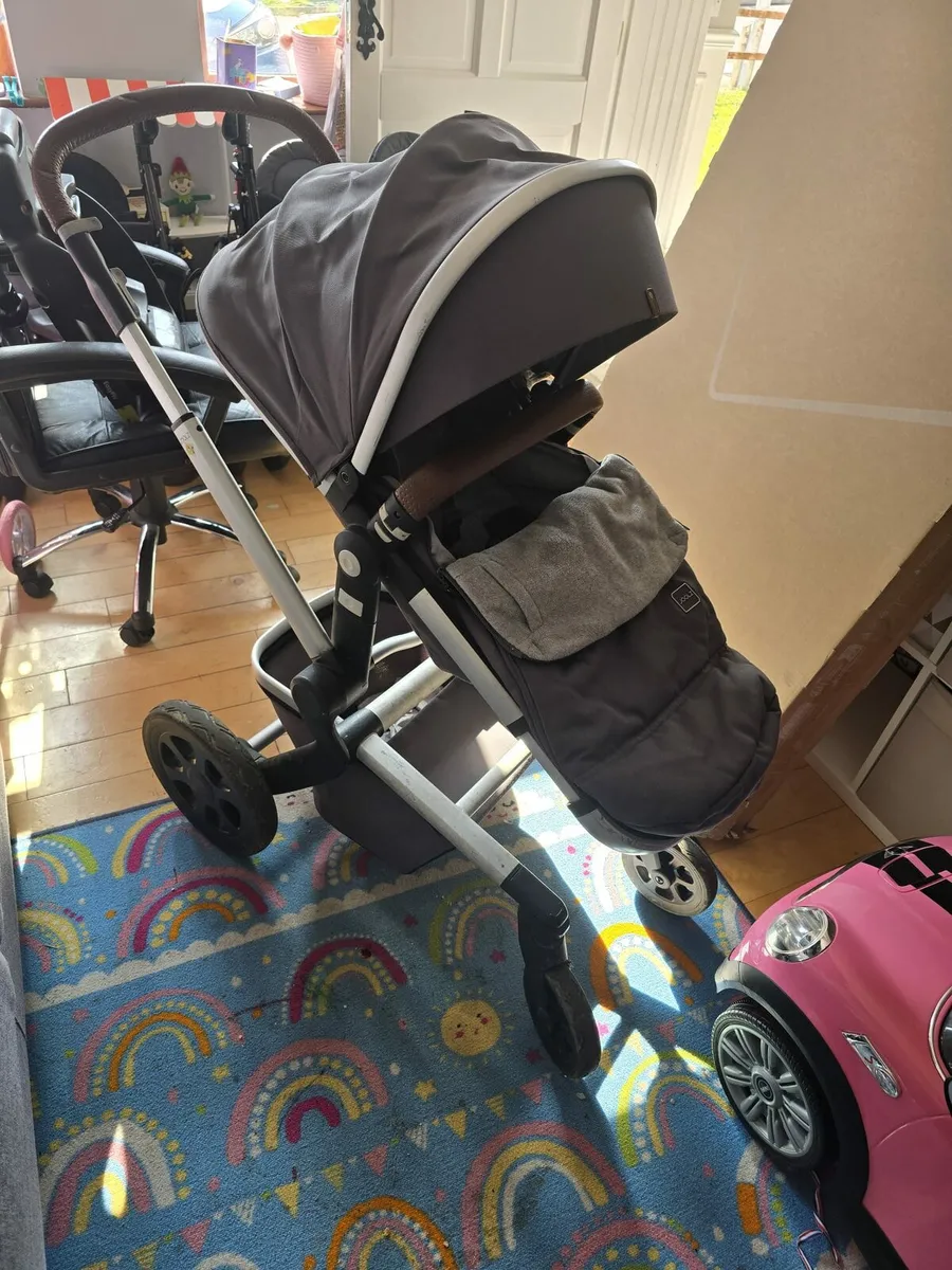 Joolz Day 2 travel system - Image 1