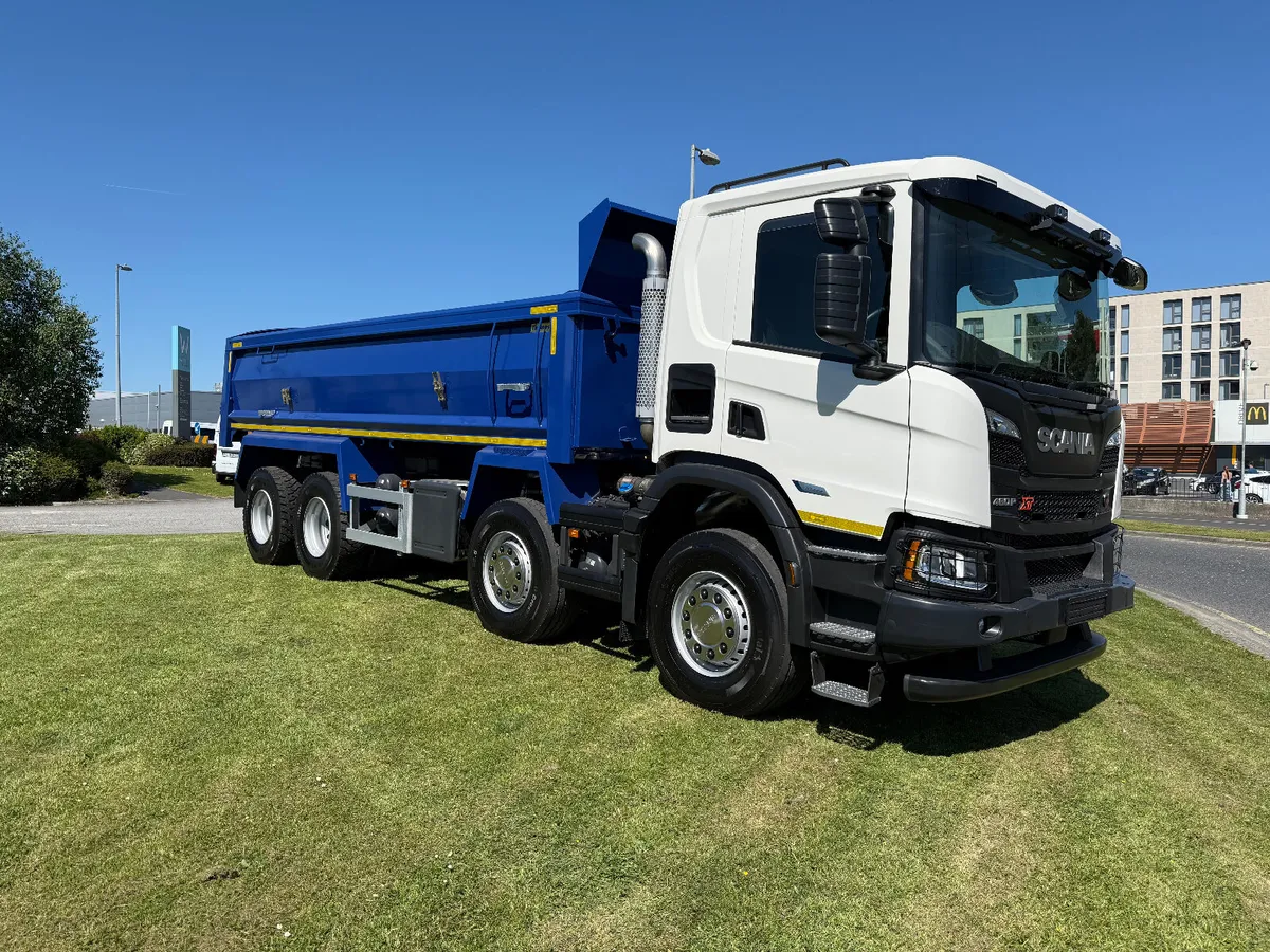 In stock ready to go. XT P460 8x4 Tipper.Ref: 2513 - Image 1