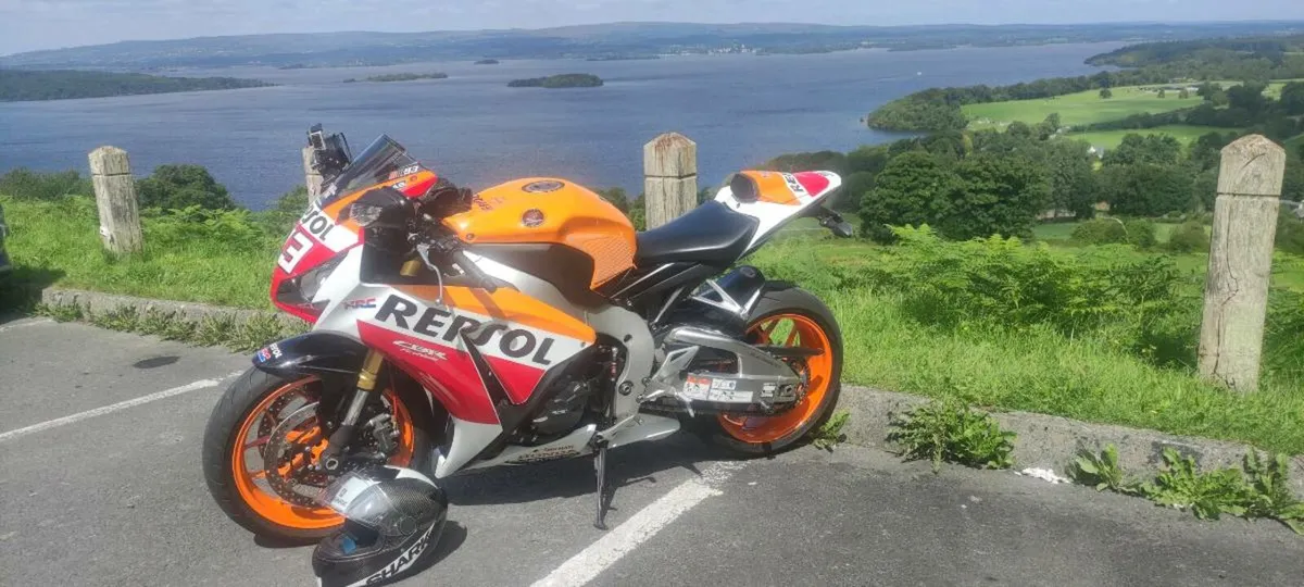 Honda CBR 1000RR FIREBLADE LIMITED ED - Image 2
