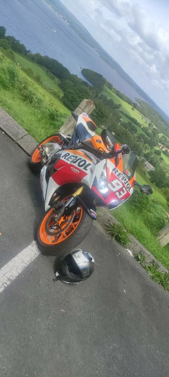 Honda CBR 1000RR FIREBLADE LIMITED ED - Image 3