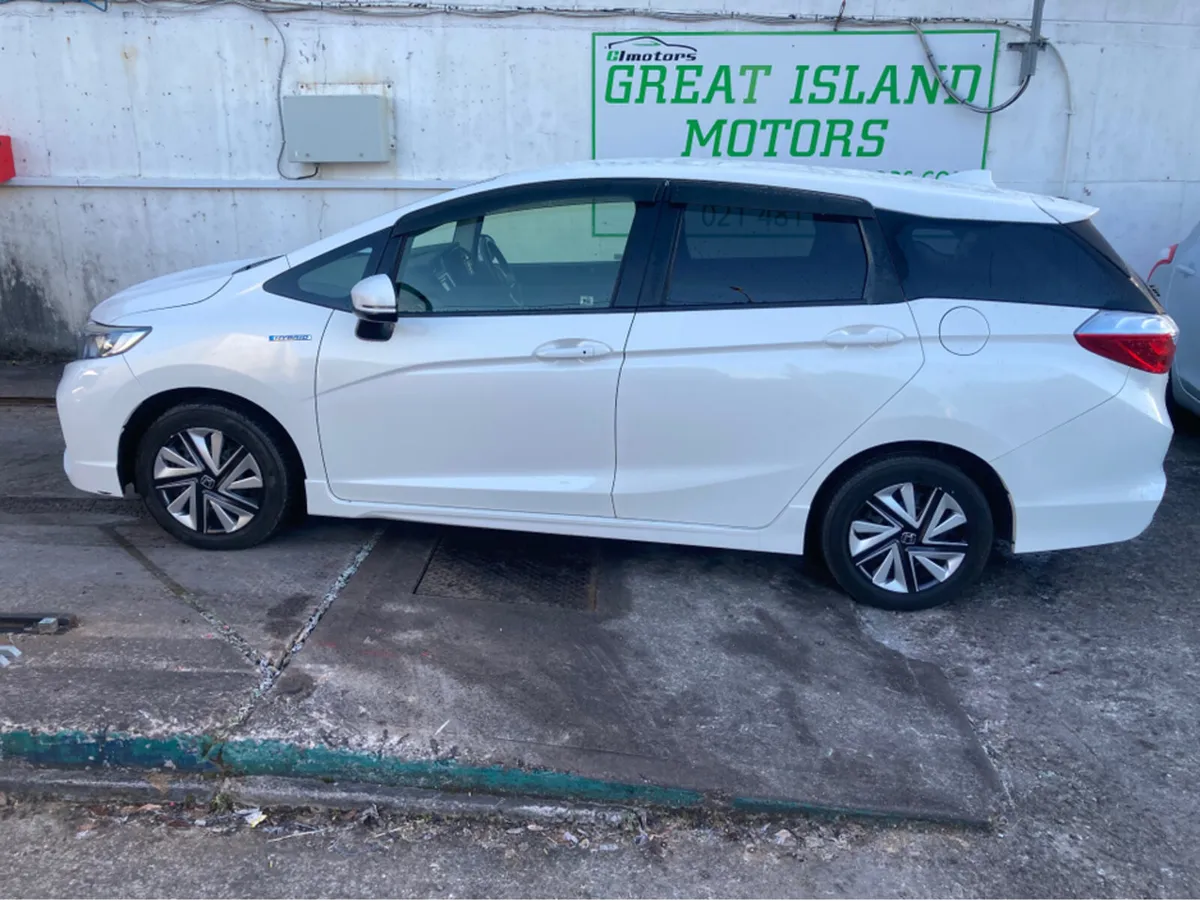 Honda Shuttle 1.5L MPV HYBRID PETROL AUTOMATIC - Image 3