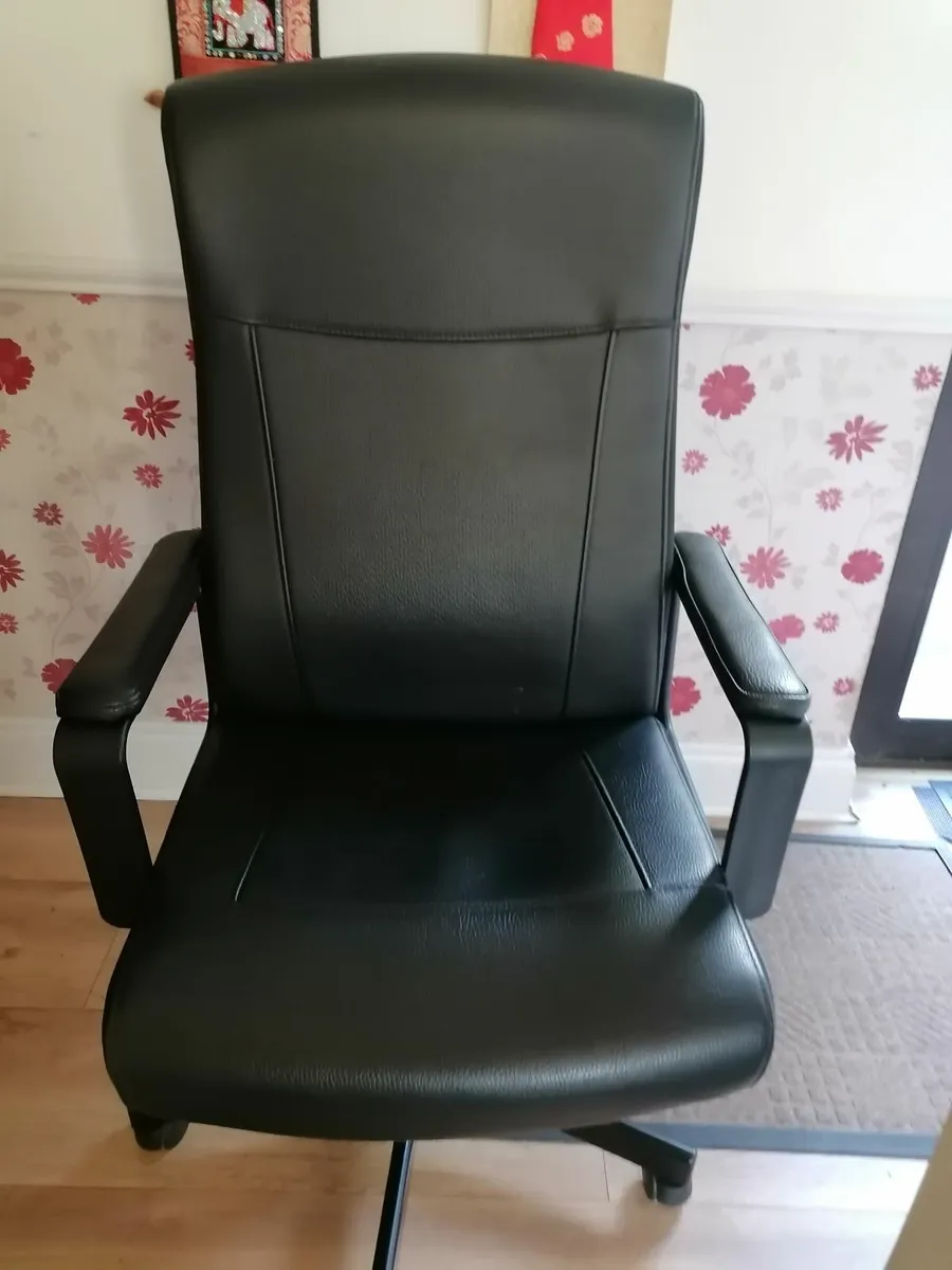 Office chair - Image 1
