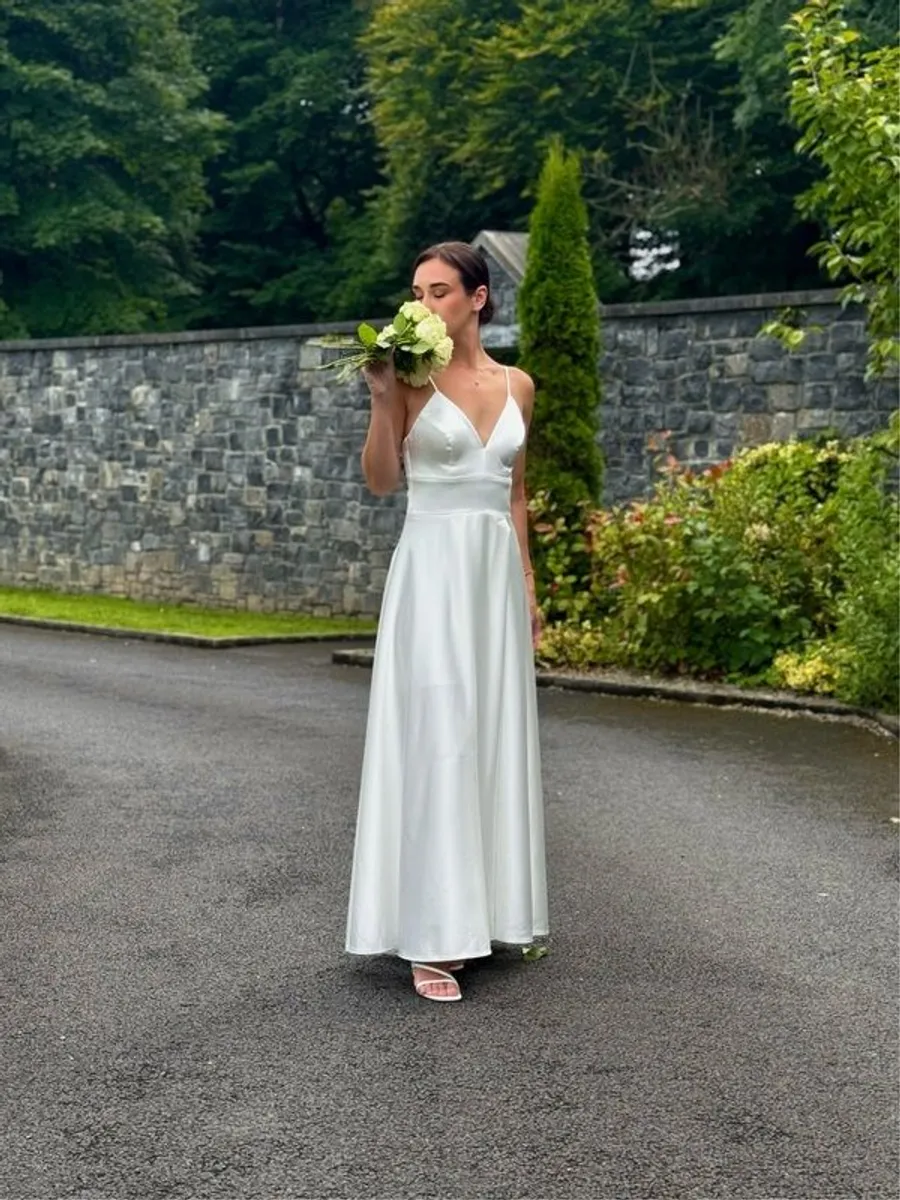 Wedding dress - Image 2