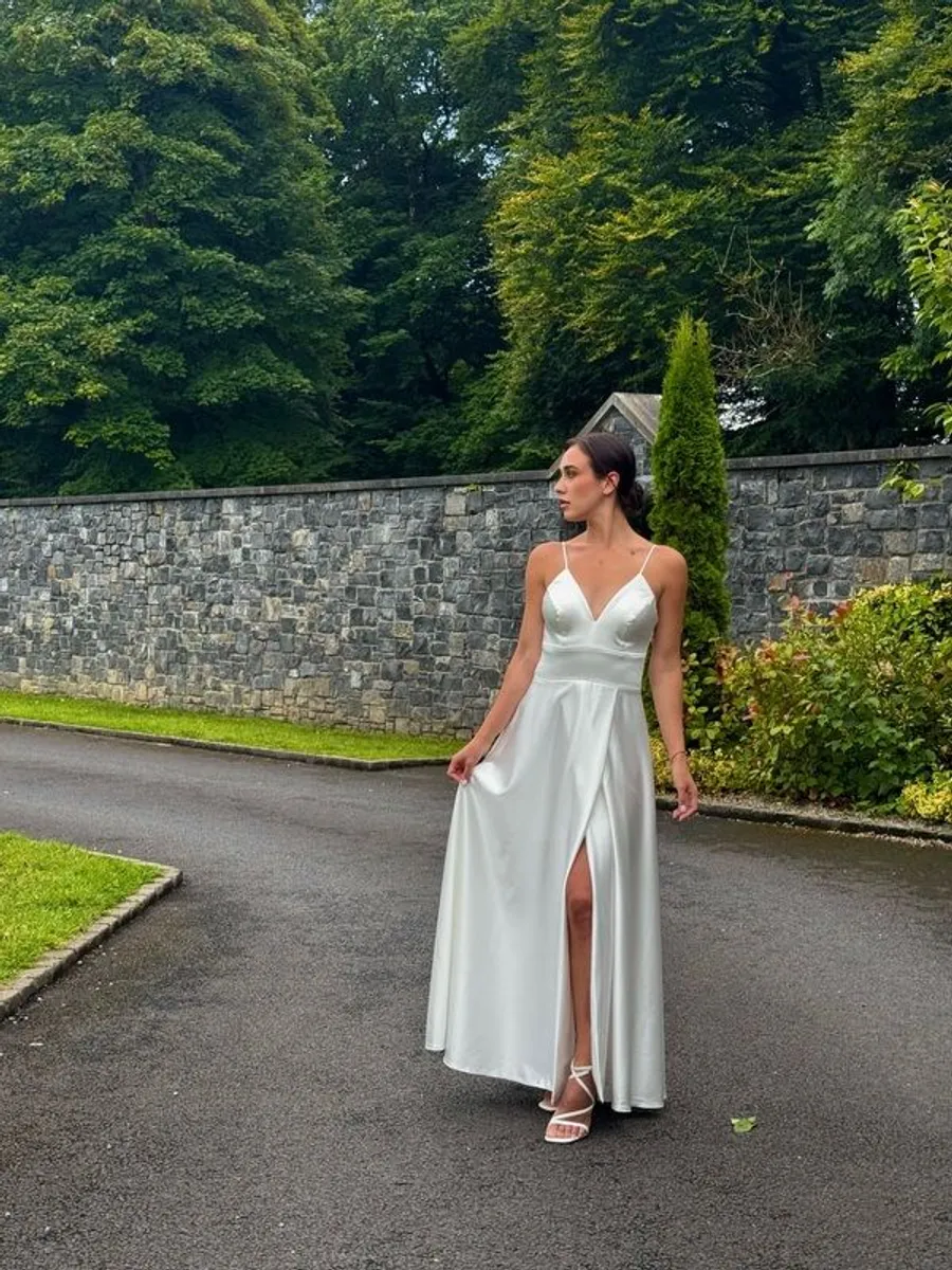 Wedding dress - Image 3