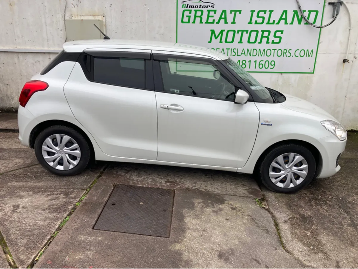 Suzuki Swift 1.2i Petrol Hybrid MG Automatic - Image 2