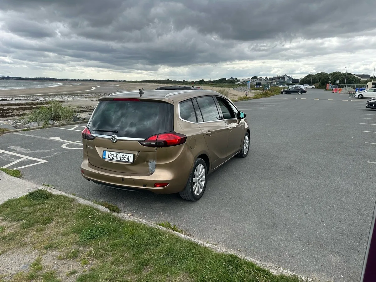 Zafira c low milage - Image 4