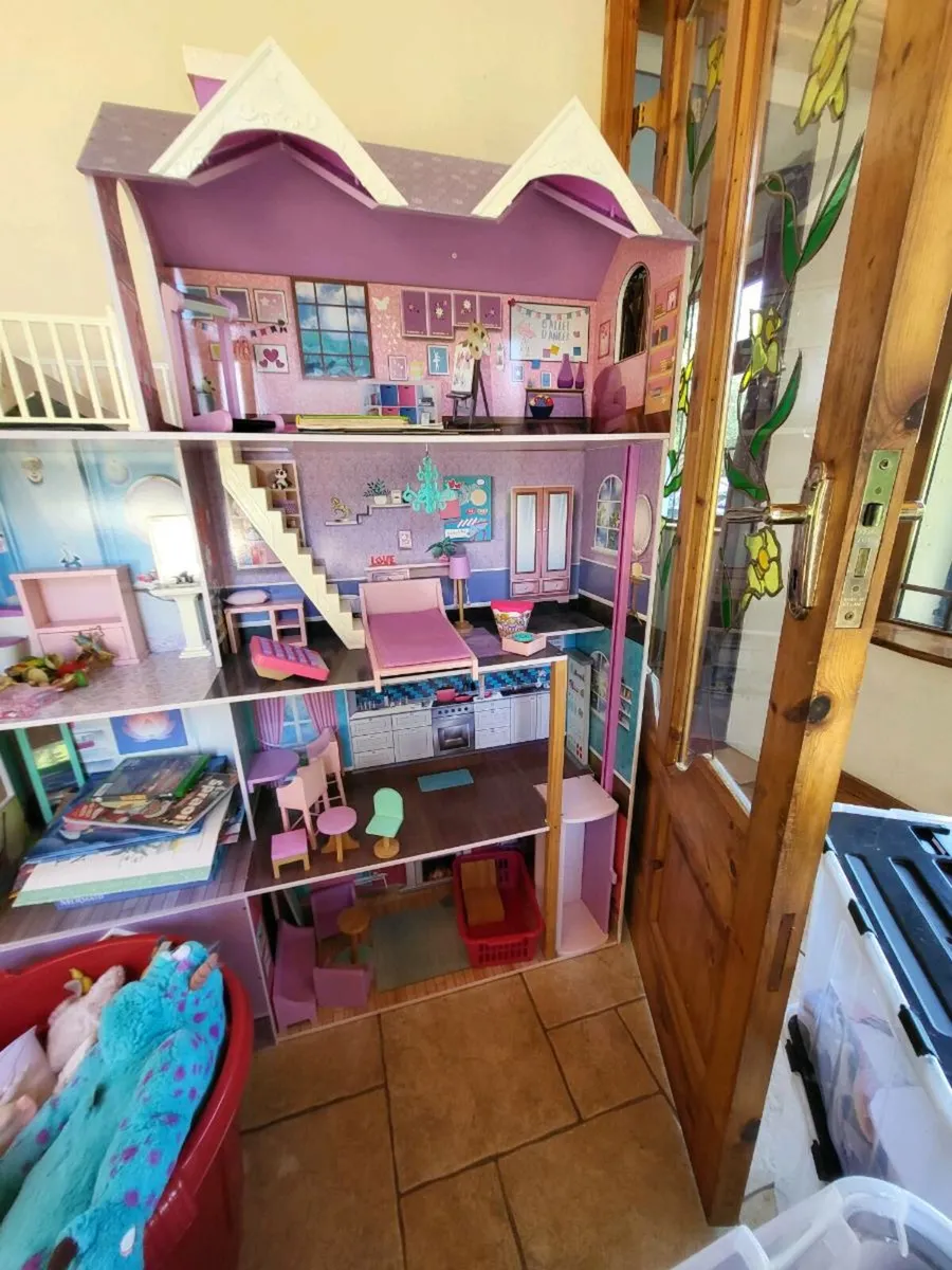 Dolls House - Image 1