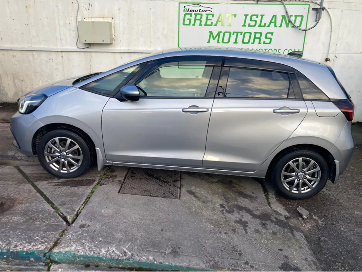 Honda Fit 1.5i Petrol Hybrid Automatic - Image 4