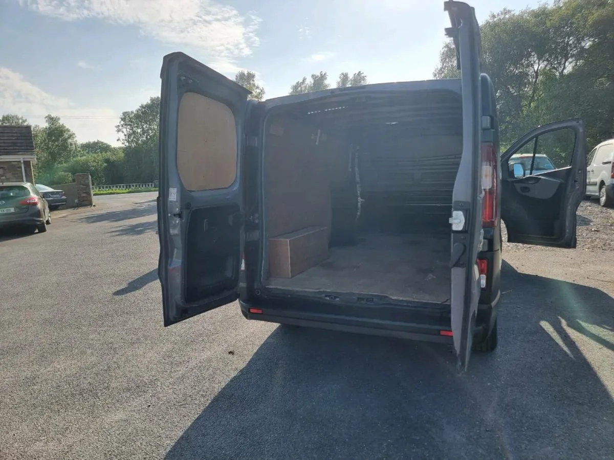 Nissan NV300 - Image 4