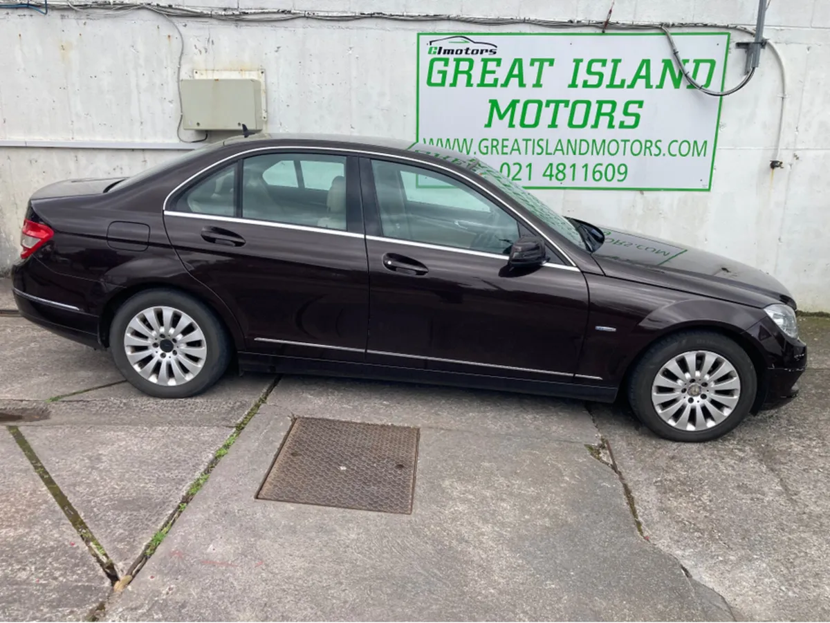 Mercedes-Benz C-Class 200 CDI ELEGANCE BLUE EFFICI - Image 4