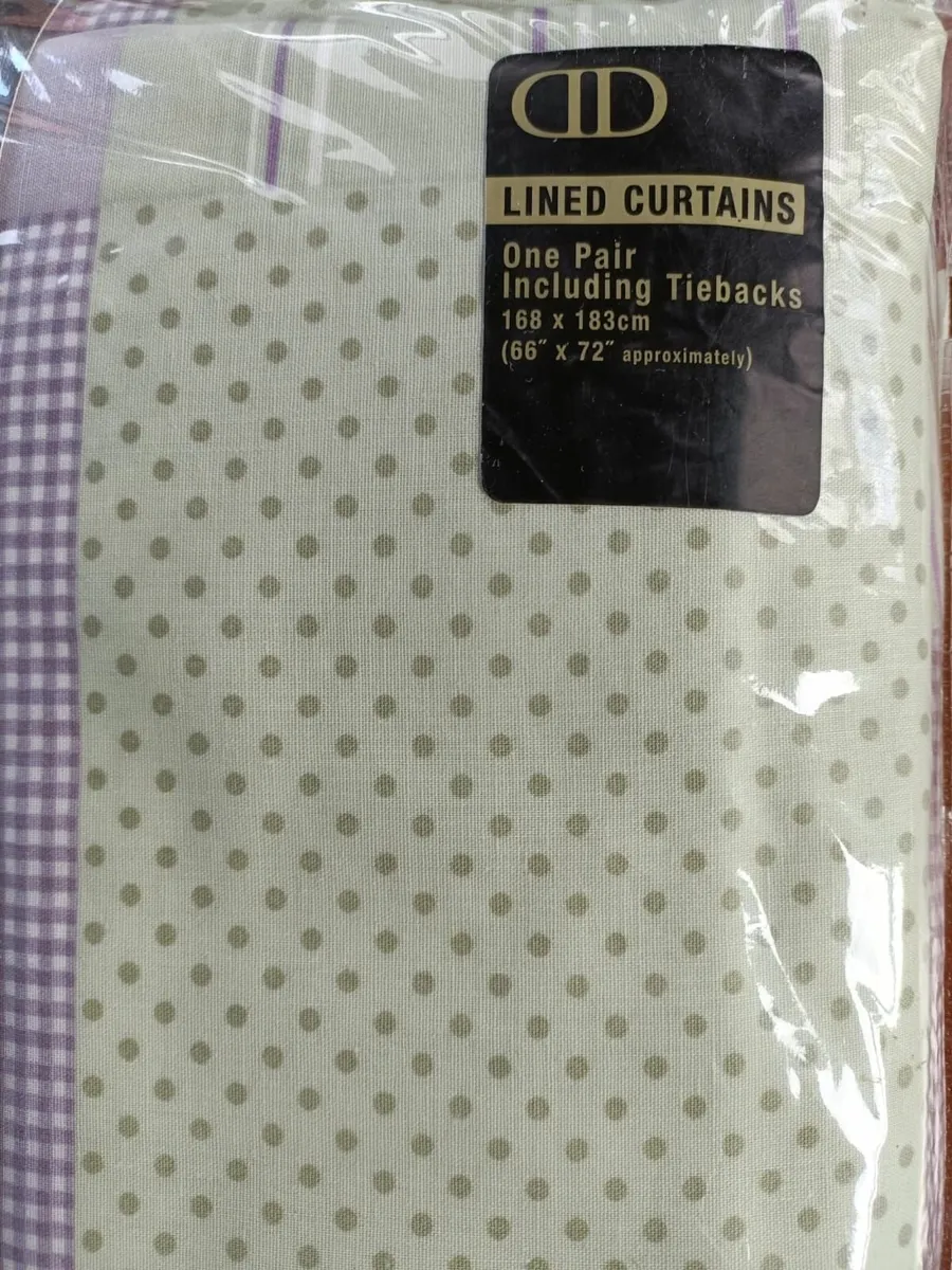 Curtains - Image 2