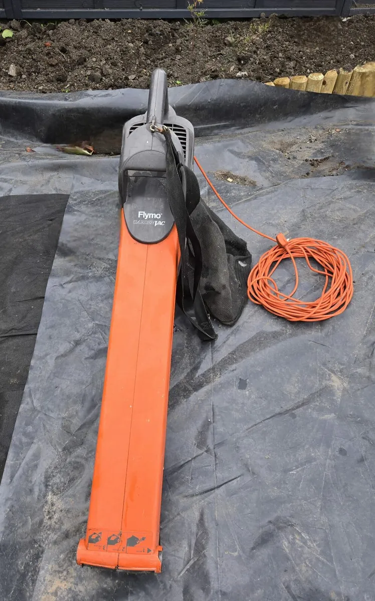 FLYMO GARDEN VAC/LEAF BLOWER - Image 2