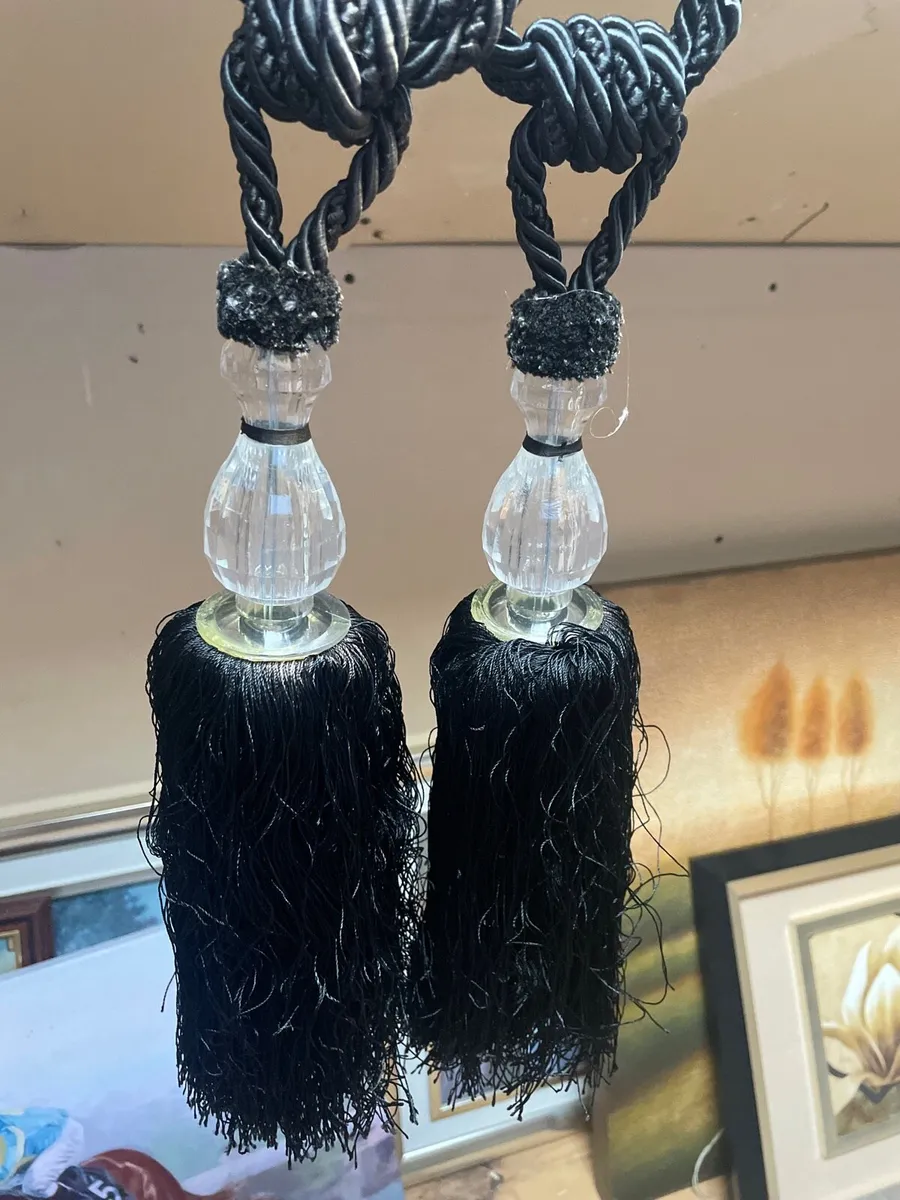 Tie Backs - Image 2