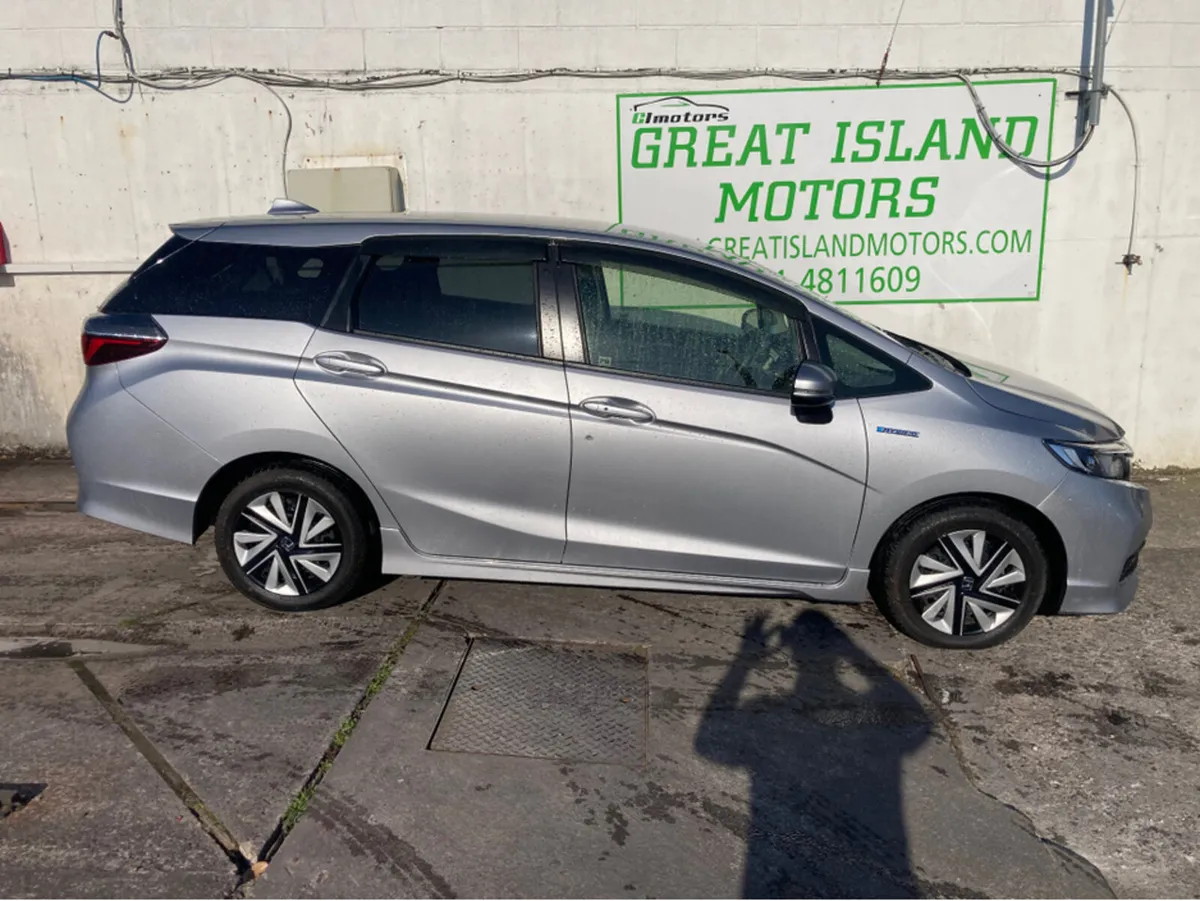 Honda Shuttle 1.5 Petrol Hybrid Automatic - Image 4