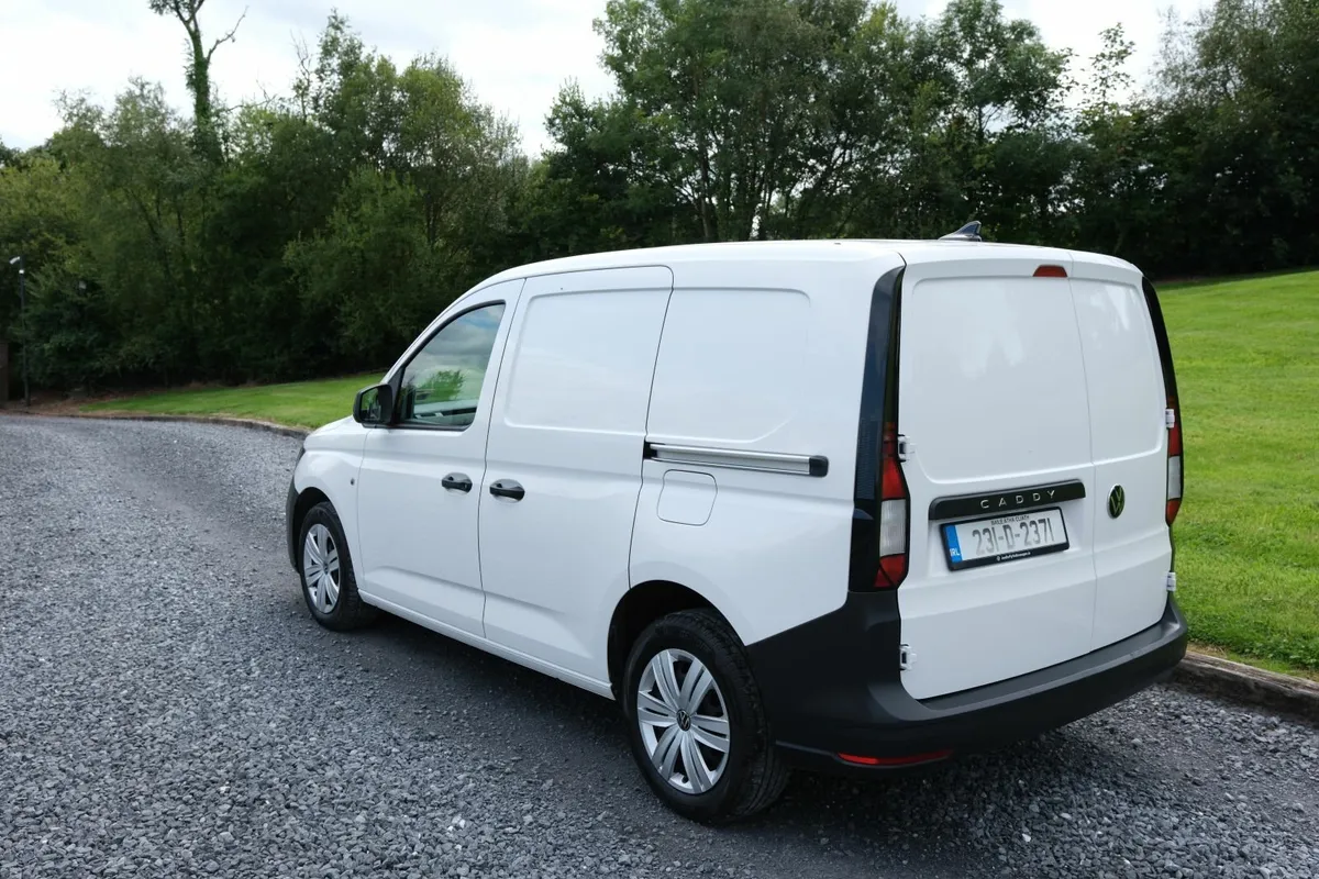 Volkswagen Caddy 2023 - Image 3