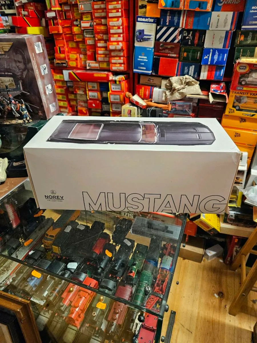 Corgi Norev Ford Mustang 1:12 - Image 2