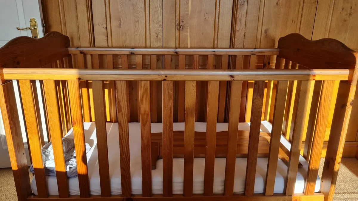 Cot/Cot bed - Image 1