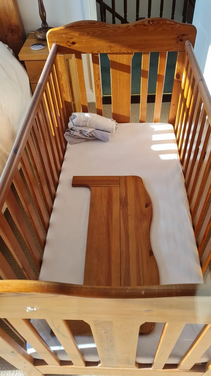 Cot/Cot bed - Image 2