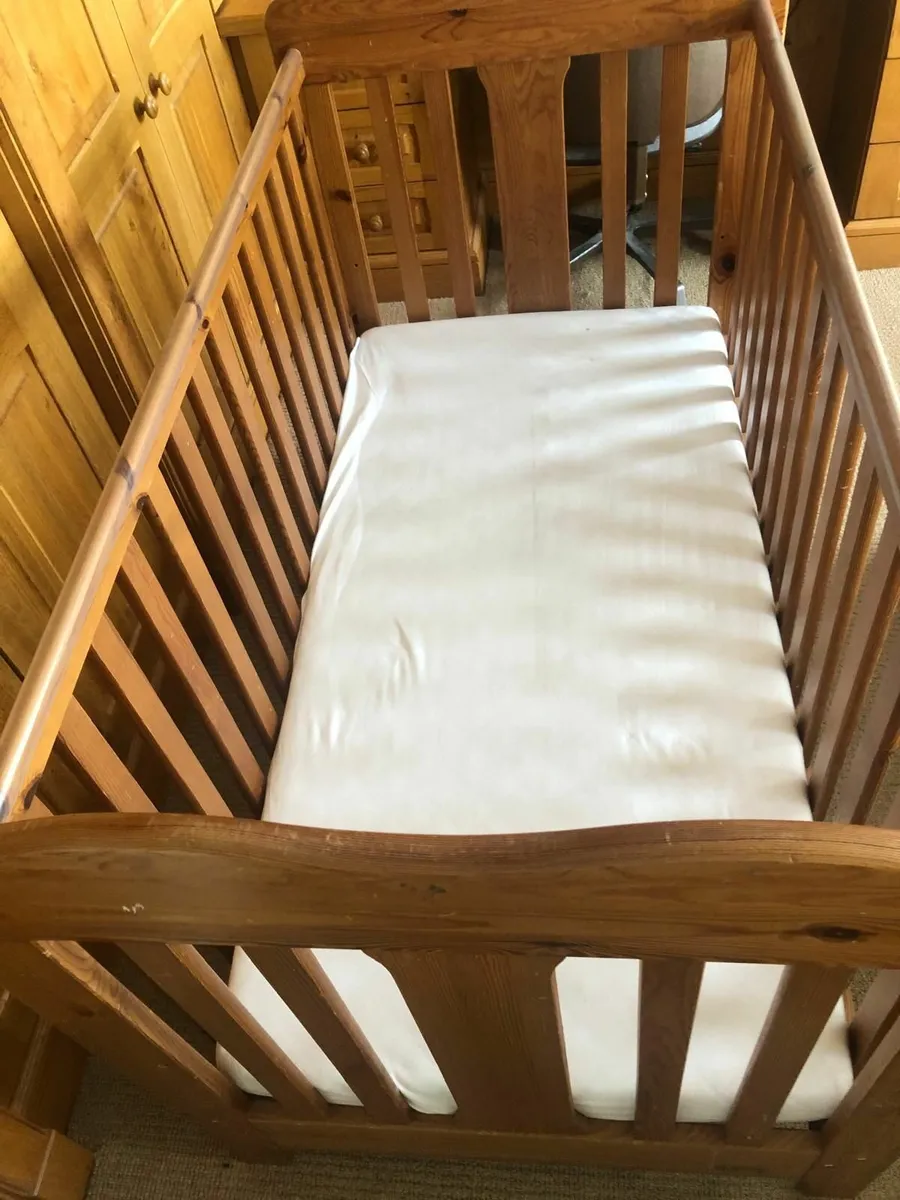 Cot/Cot bed - Image 4