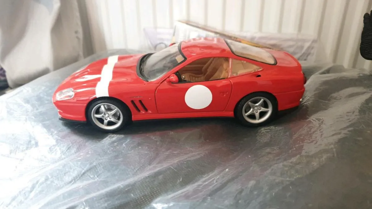 1.18 sacle....diecast ...ferrari model .. - Image 1