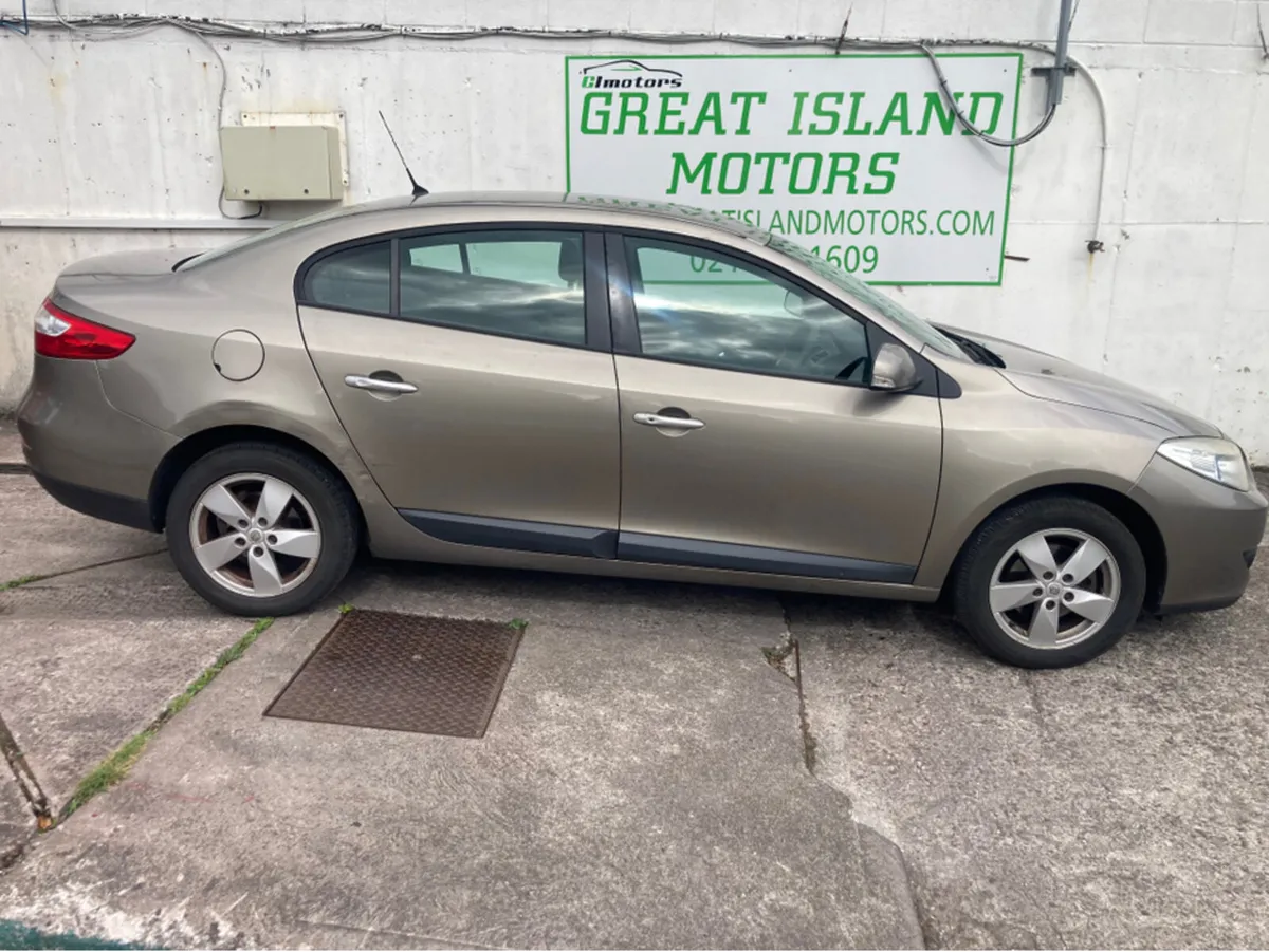 Renault Fluence 1.5 DCI 90 DYNAMIQUE 4 4DR - Image 4