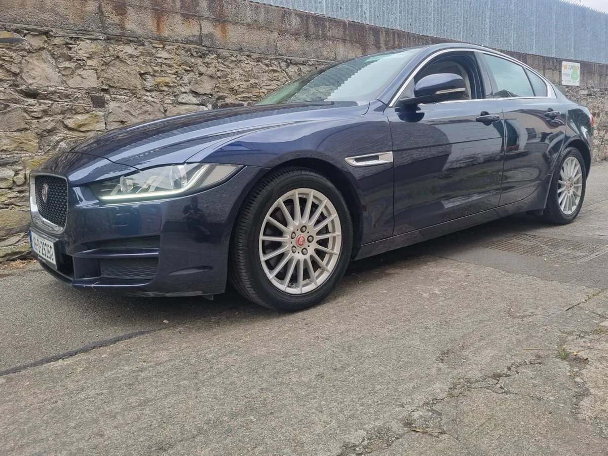 Jaguar XE 2016 - Image 2