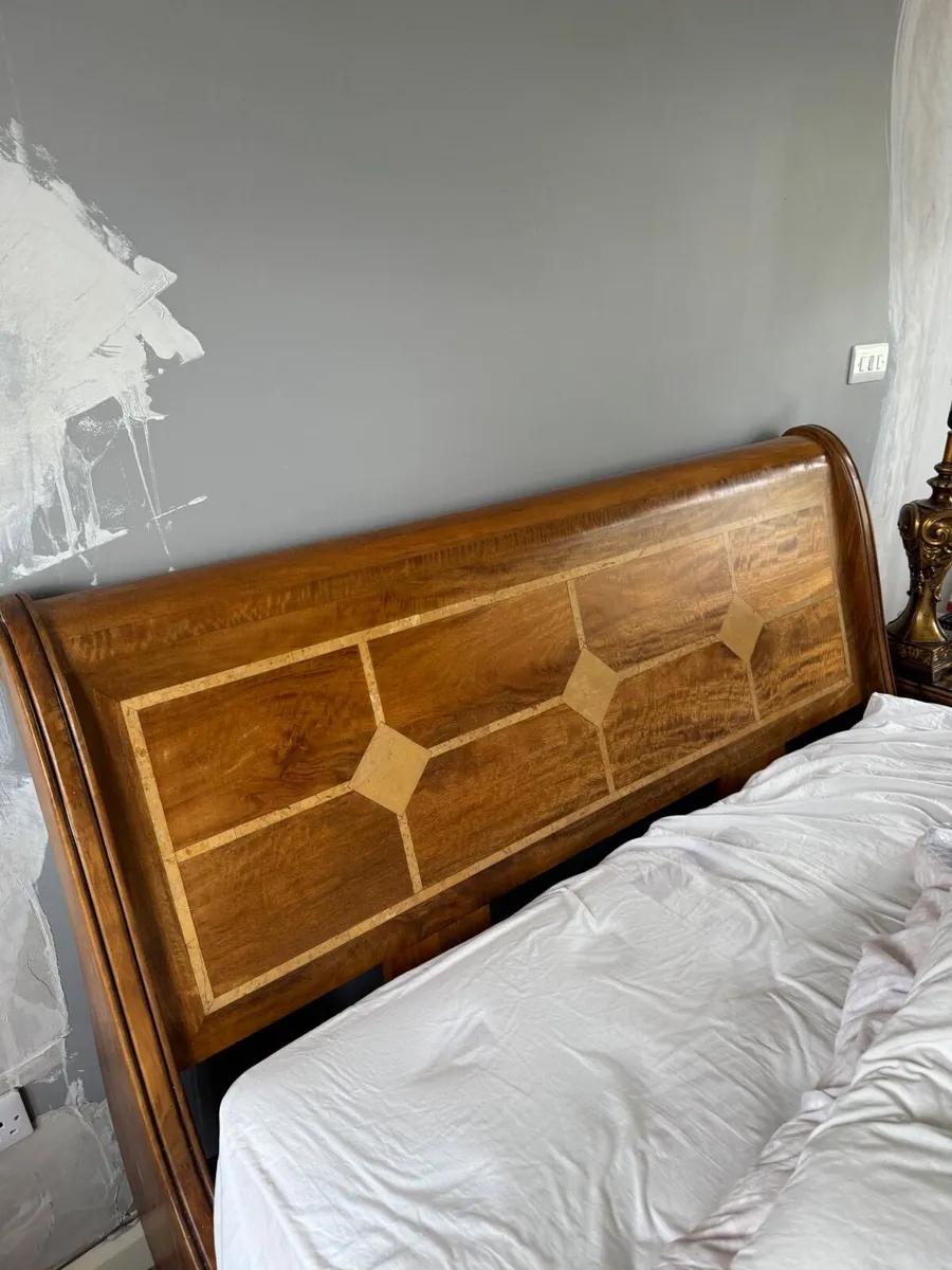 Bed - Image 1