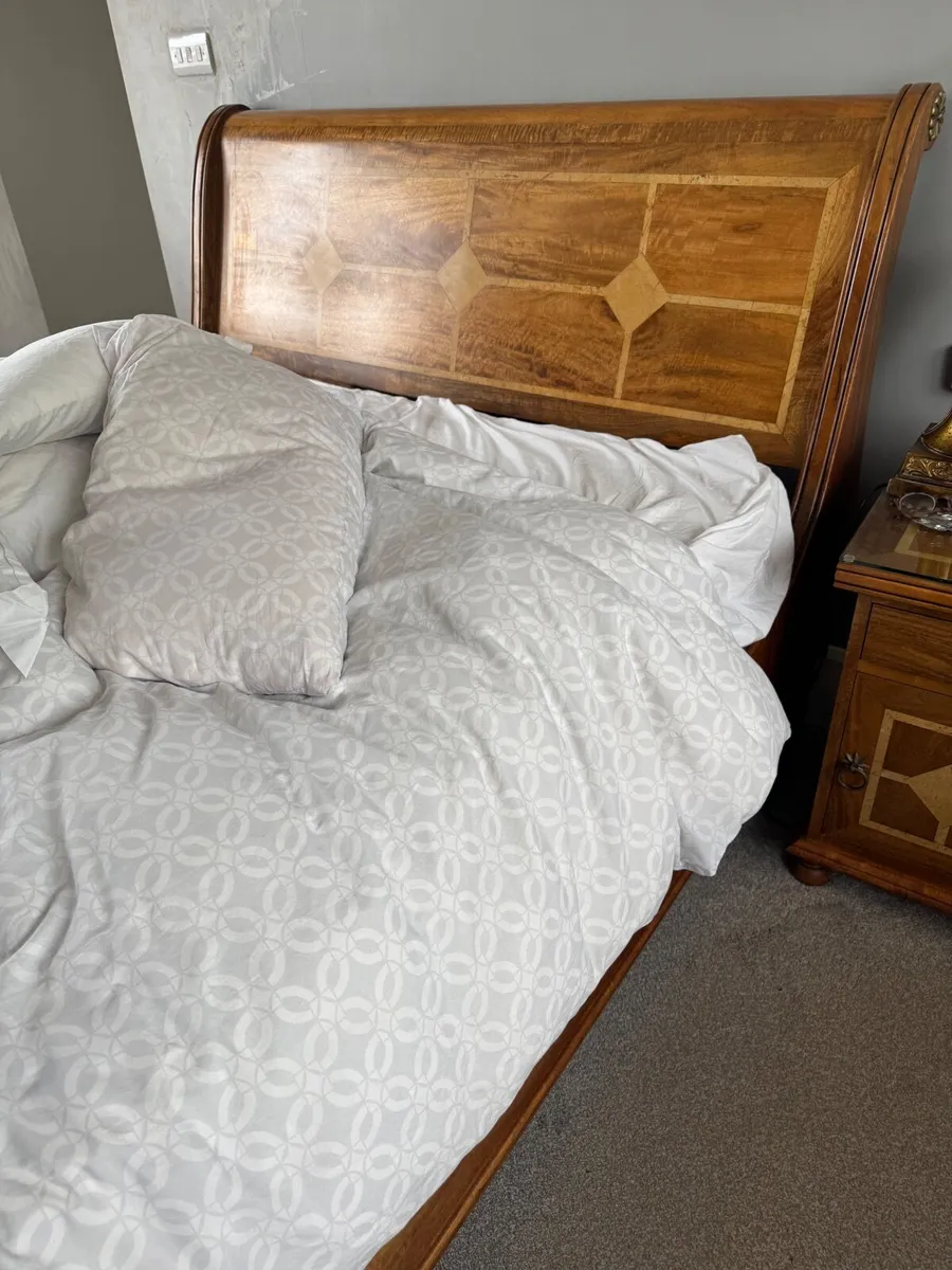 Bed - Image 2