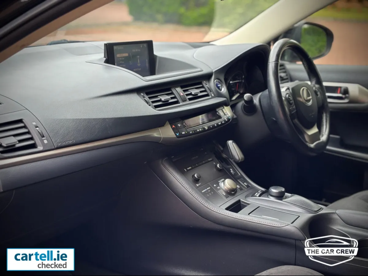 Lexus CT HYBRID AUTO - Image 2