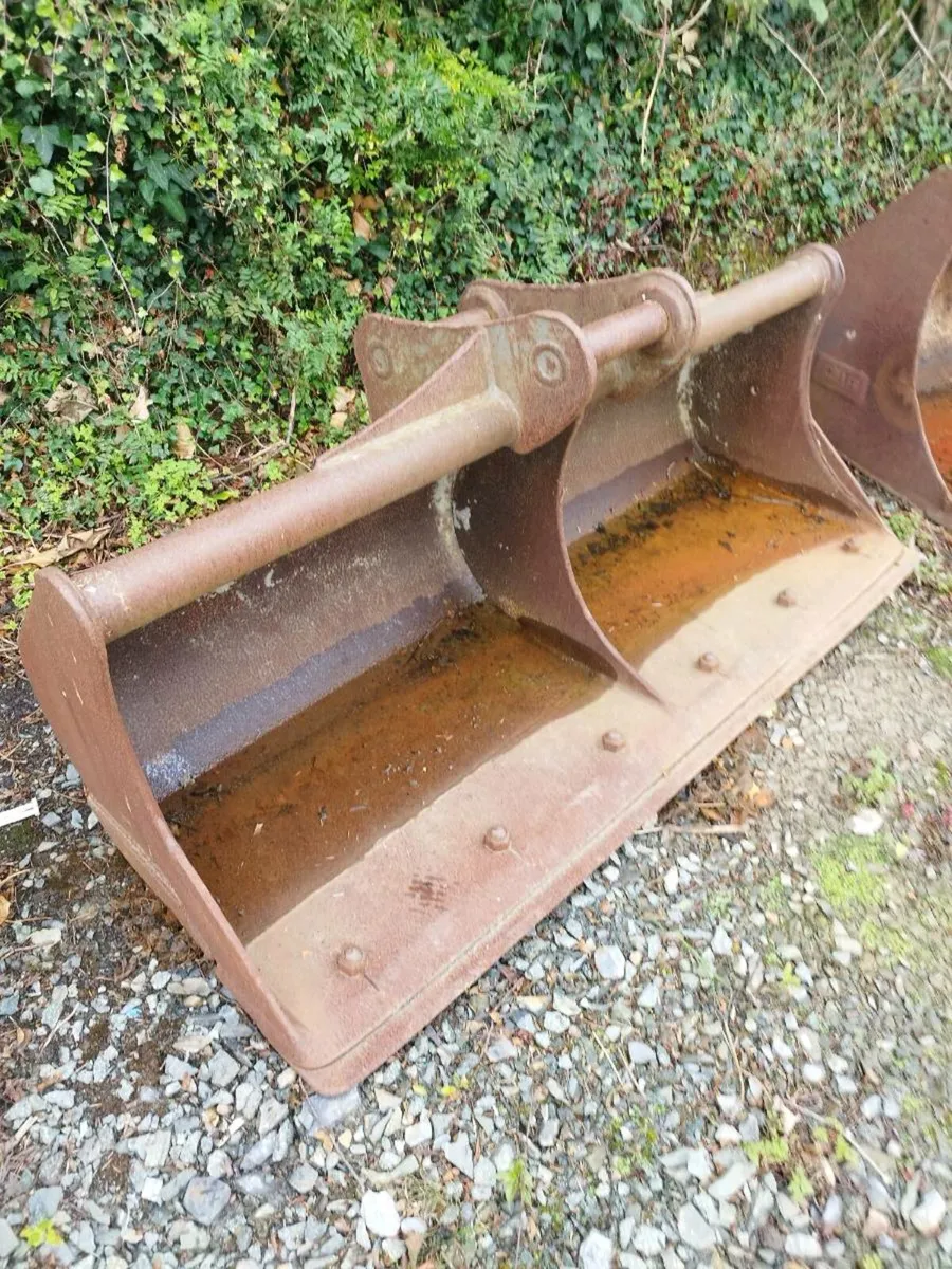 Digger bucket - Image 1