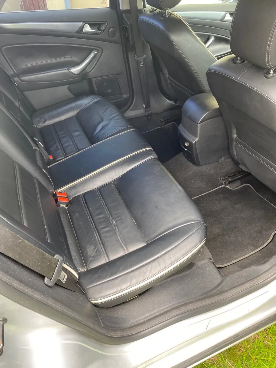 Ford Mondeo 2011 - Image 1