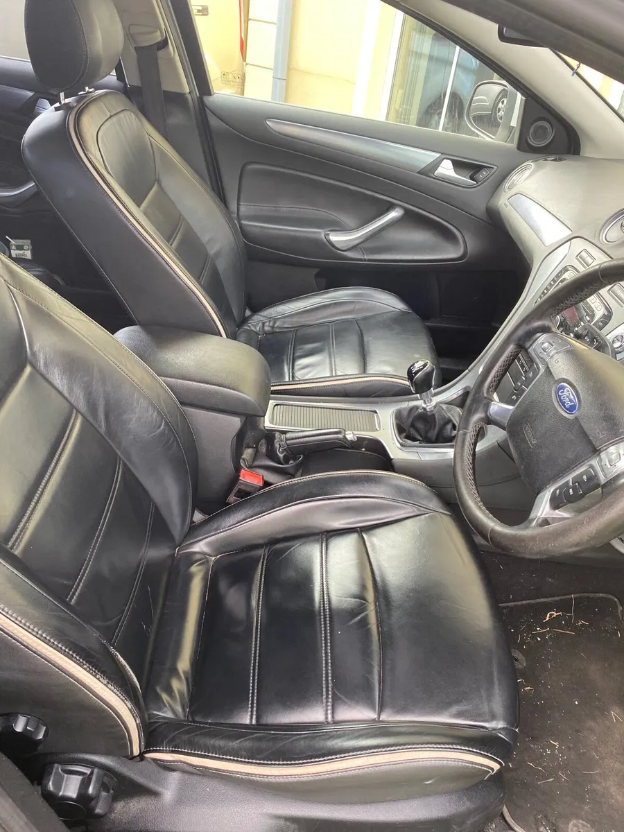 Ford Mondeo 2011 - Image 2