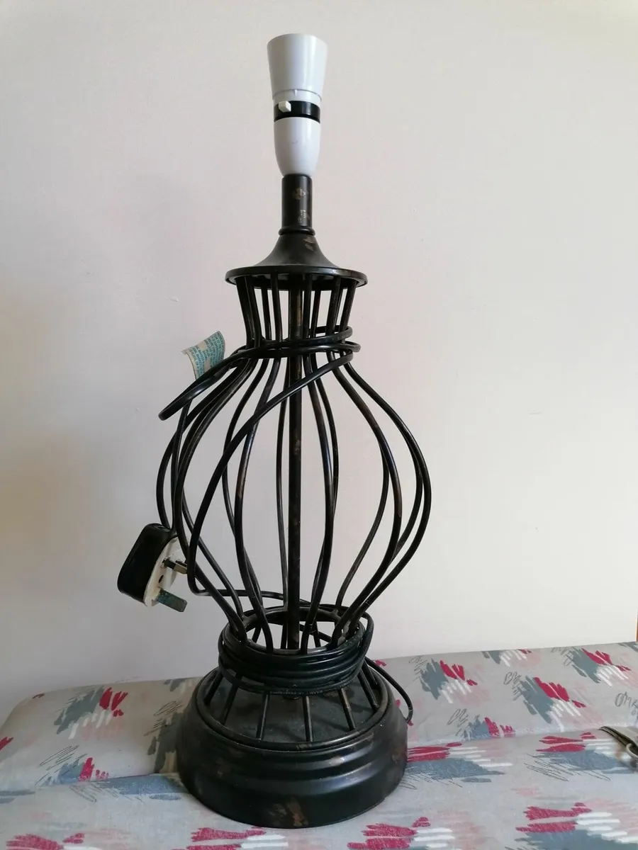 Table lamp