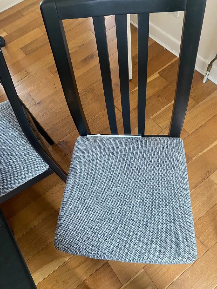Dining table and chairs - Image 3
