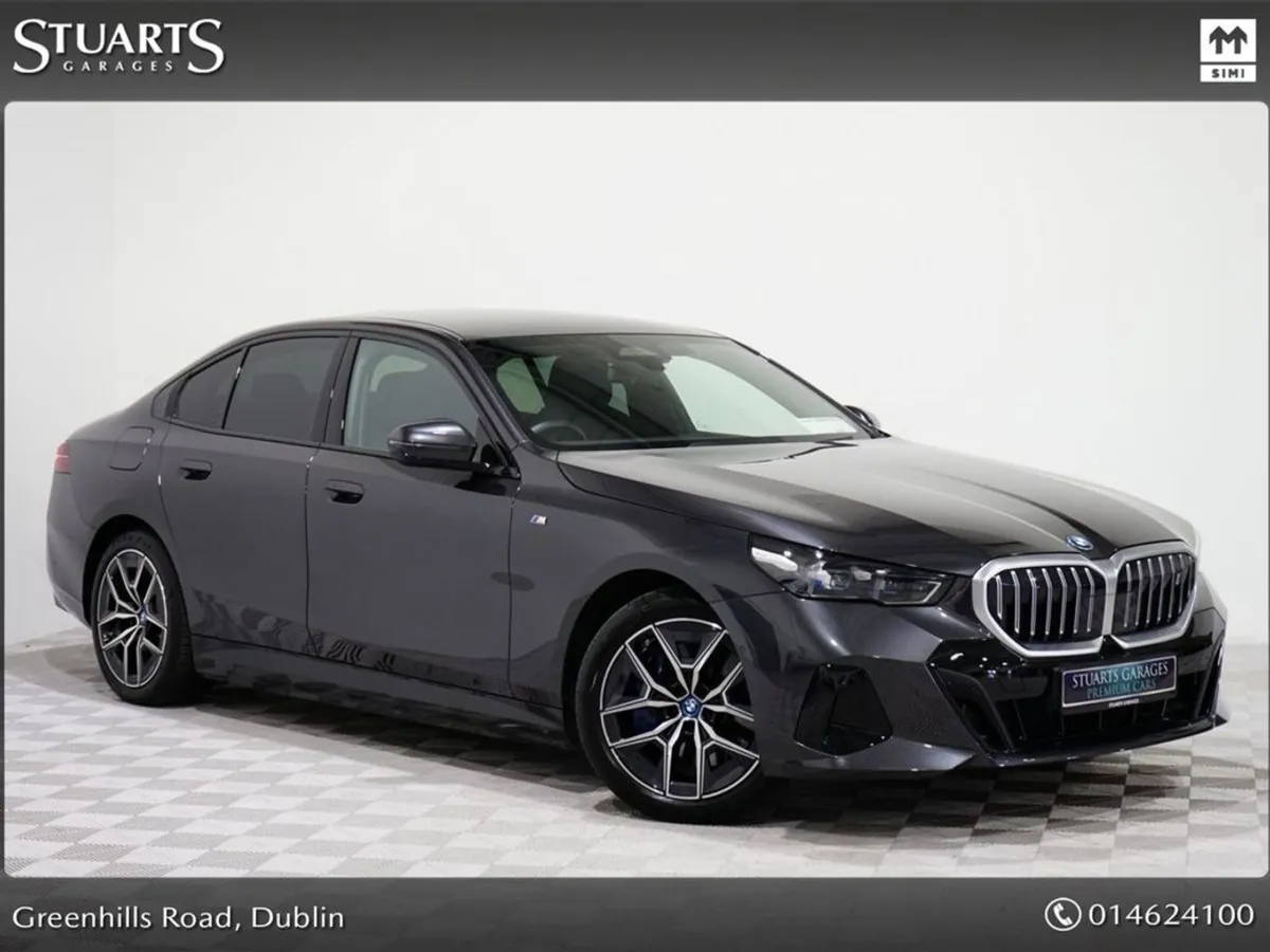 BMW i5  comfort Pack AND Panoramic Sunroof  570KM - Image 1
