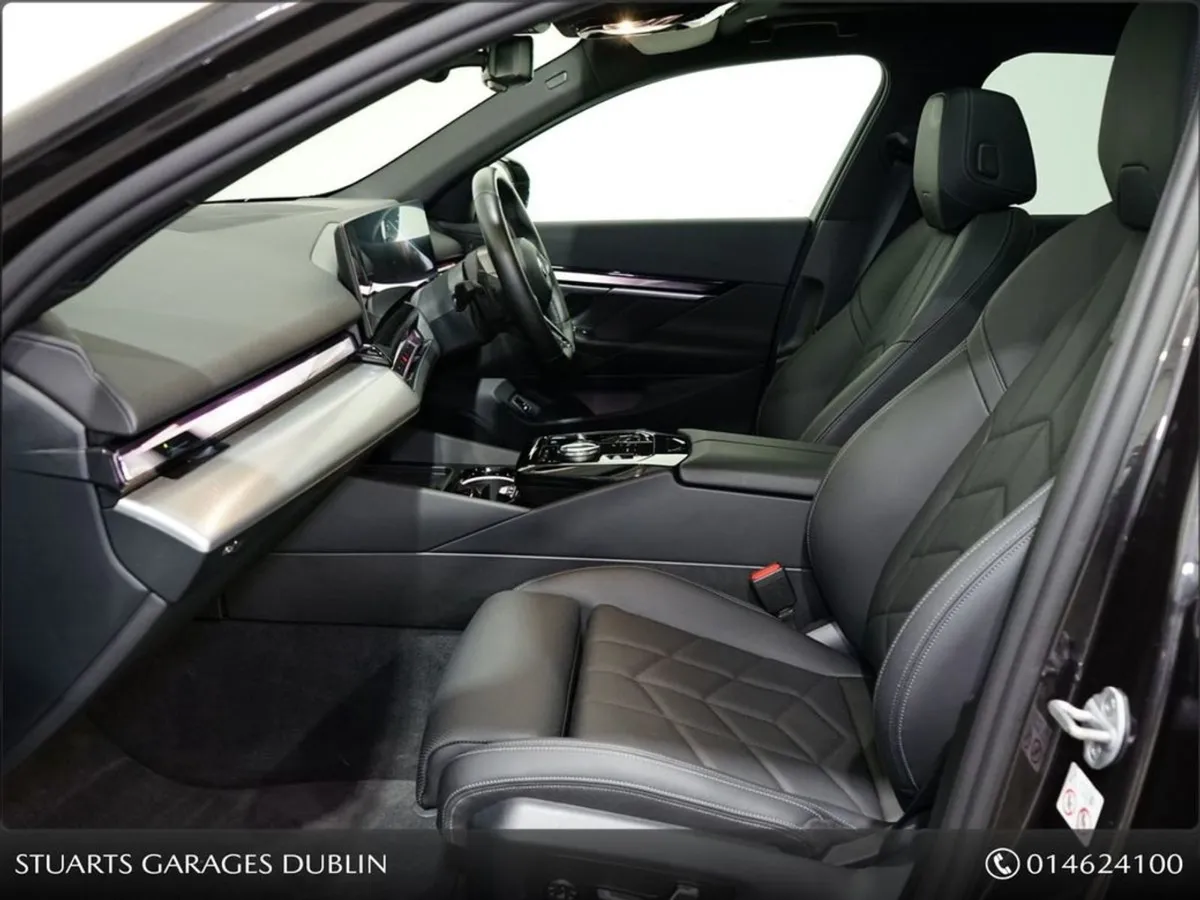 BMW i5  comfort Pack AND Panoramic Sunroof  570KM - Image 3