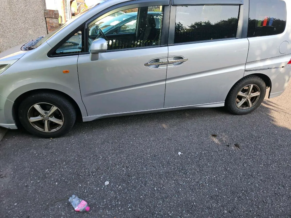 Honda stepwagon 2007 - Image 2