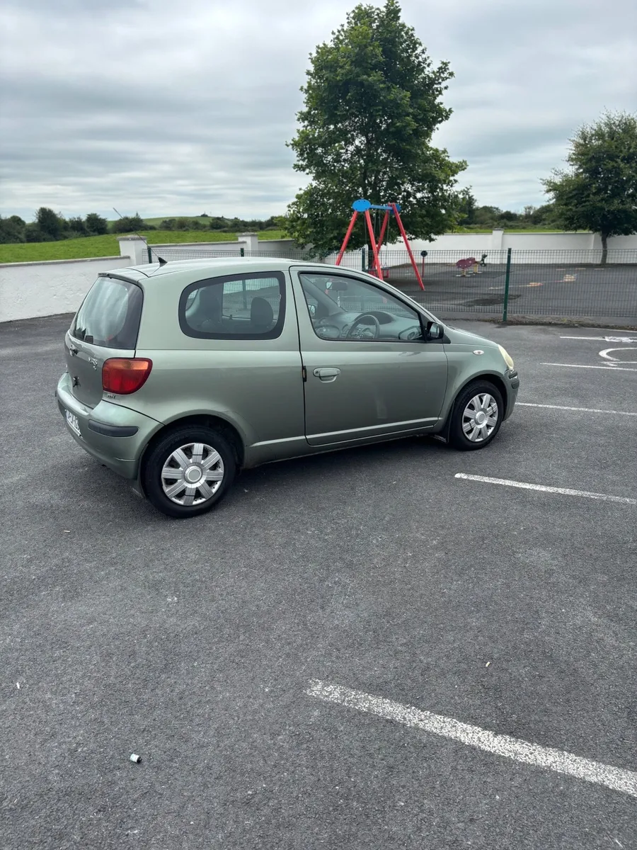 Toyota Yaris 2004 - Image 1